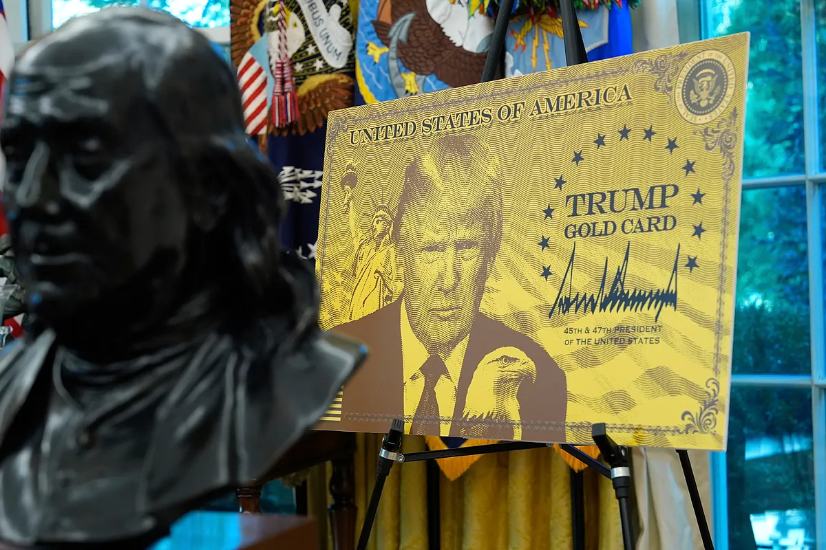 Aeropuertos, billetes, instituciones o el Monte Rushmore: el culto sin precedentes a la imagen de Trump