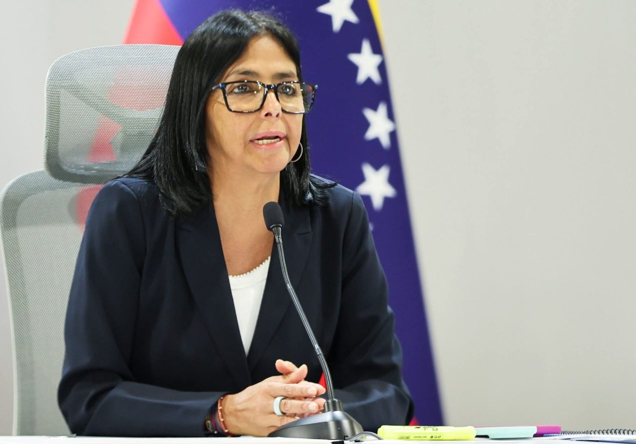 El colmo: Delcy Rodríguez pidió a los venezolanos que ahorren luz y agua