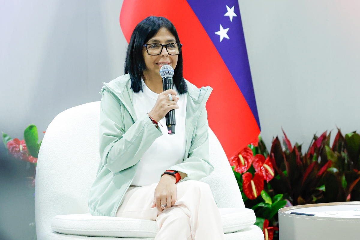 ¿Popularidad de cartón? El Instagram de Delcy Rodríguez quedó en evidencia y así lo expuso un periodista del WSJ