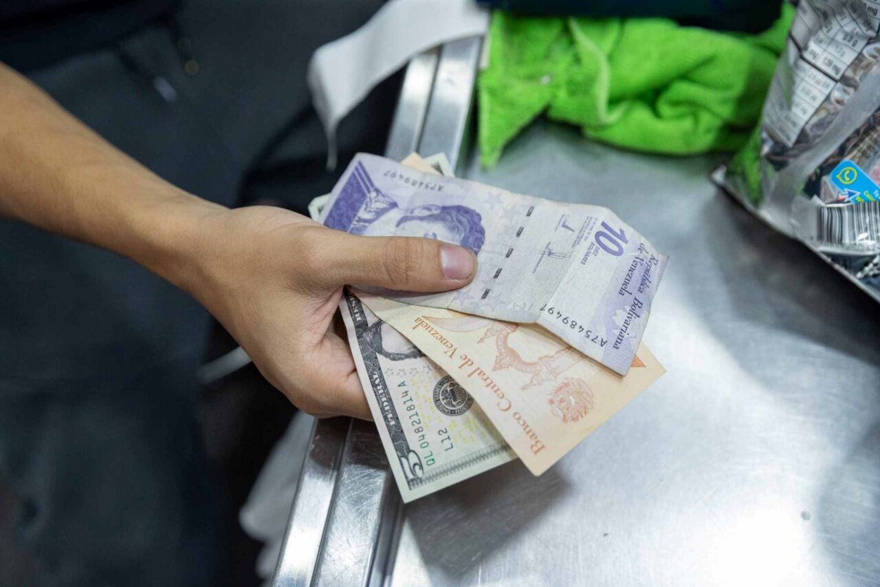 Nuevo golpe al bolsillo: Dólar BCV arrancó agosto con otro récord