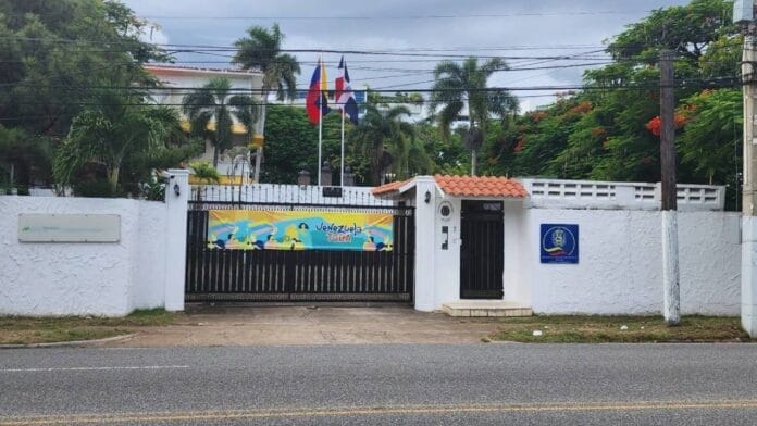 Chile, Perú y República Dominicana reactivan consulados en Venezuela, pero con cautela – Efecto Cocuyo
