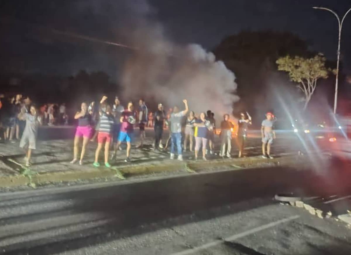 Fallas eléctricas desatan nuevas protestas en Venezuela – Efecto Cocuyo