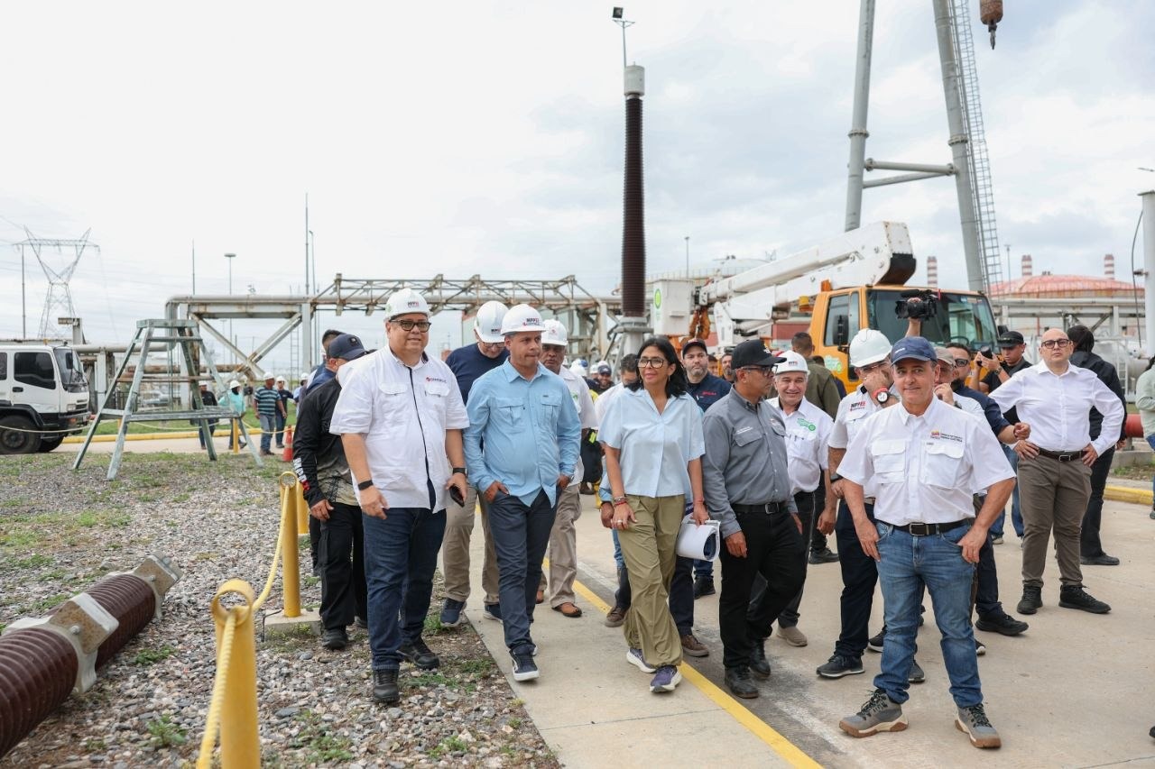 Delcy Rodríguez visitó termoeléctrica en Carabobo para lanzar más promesas de solucionar apagones