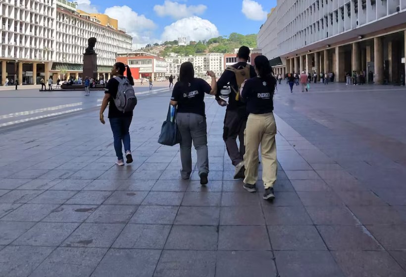 Las manos que volvieron a La Guaira: enfermeros venezolanos regresan desde Argentina para ayudar