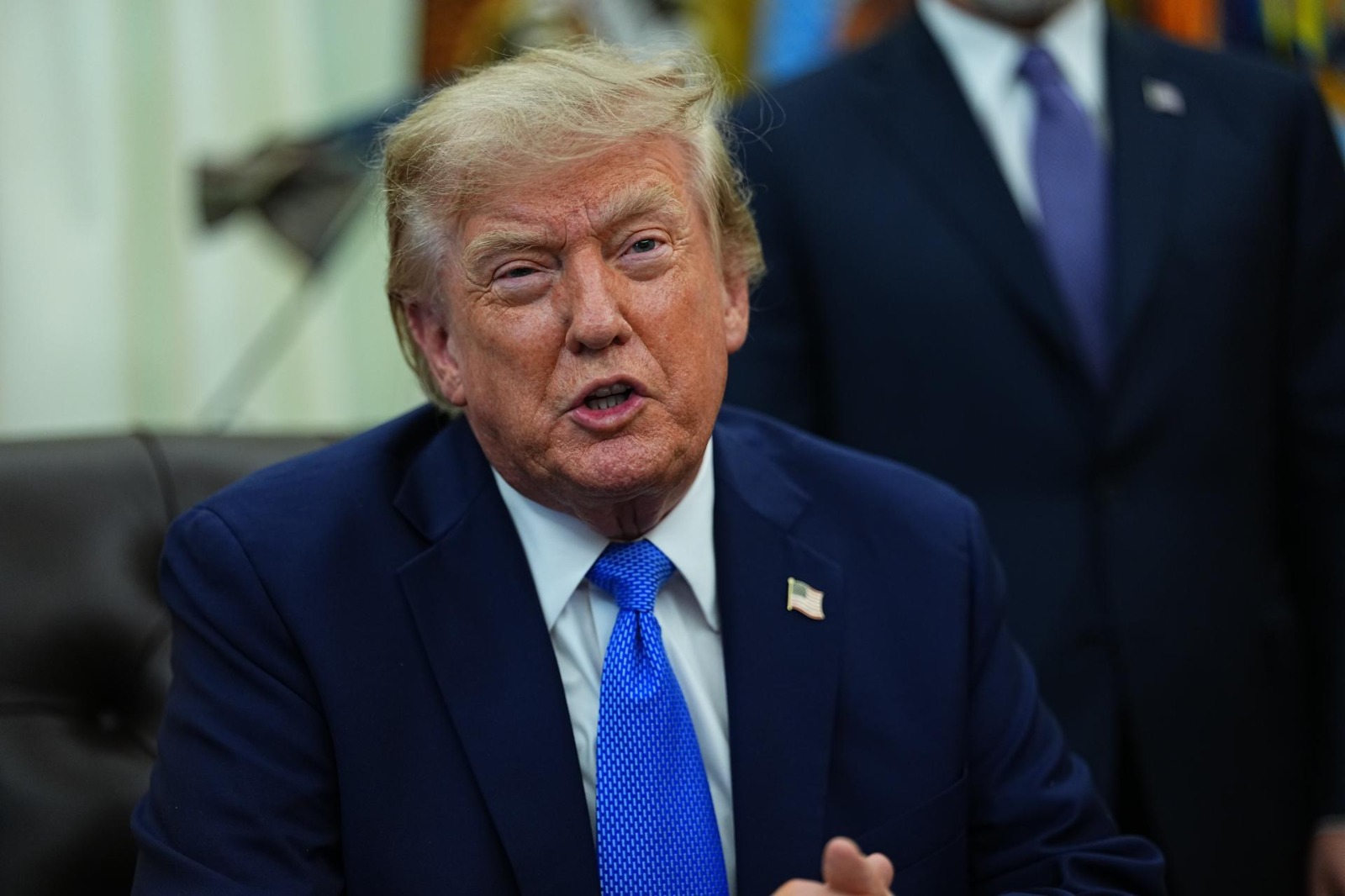 Trump firmó medidas dirigidas a limitar la ciudadanía por nacimiento en EEUU