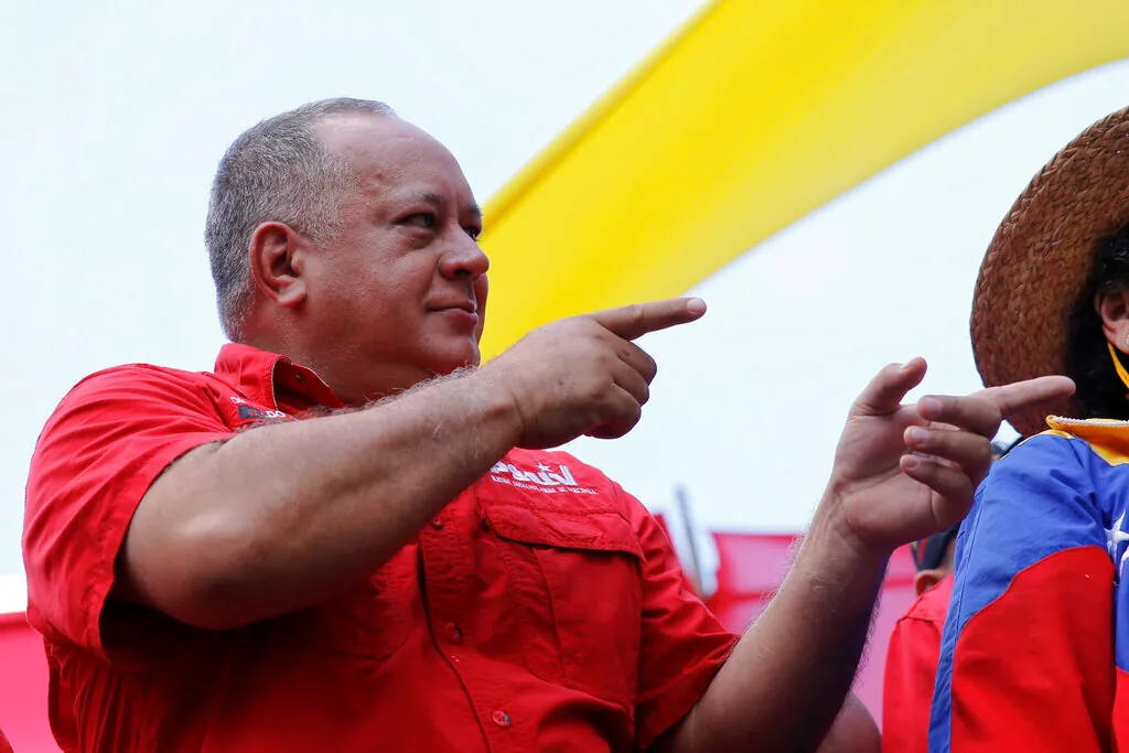 Cabello da la bienvenida a los opositores que llegaron a Venezuela para dialogar con el chavismo