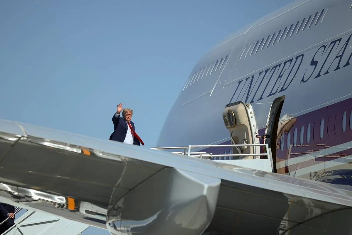 El helicóptero de Donald Trump ha tenido un acercamiento en vuelo con un avión comercial en Washington