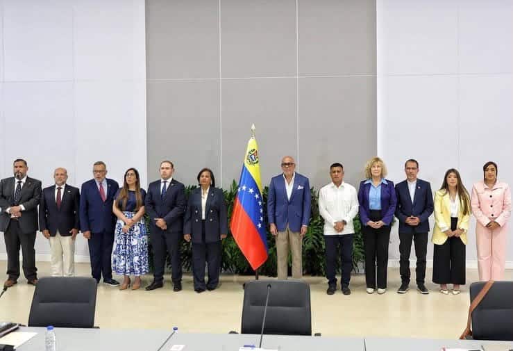 Chavismo y oposición acuerdan un primer ciclo de diálogo hasta el 12 de agosto – Efecto Cocuyo