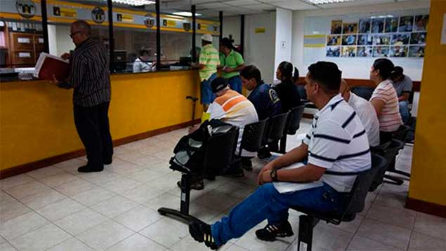 Organismos públicos recortan horarios por ahorro energético de Delcy Rodríguez – Efecto Cocuyo