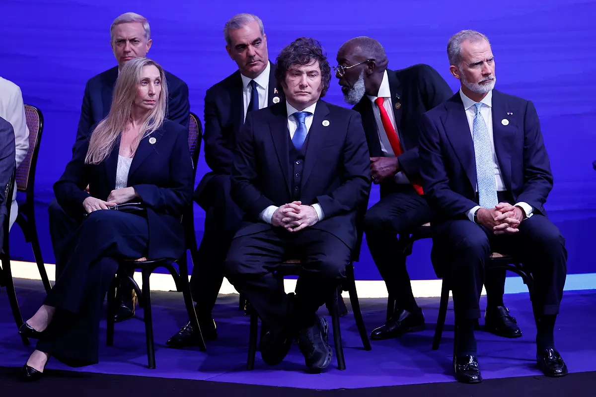La investidura de Abelardo de la Espriella, nuevo presidente de Colombia, en imágenes: Felipe VI, Kast, Milei y los líderes internacionales