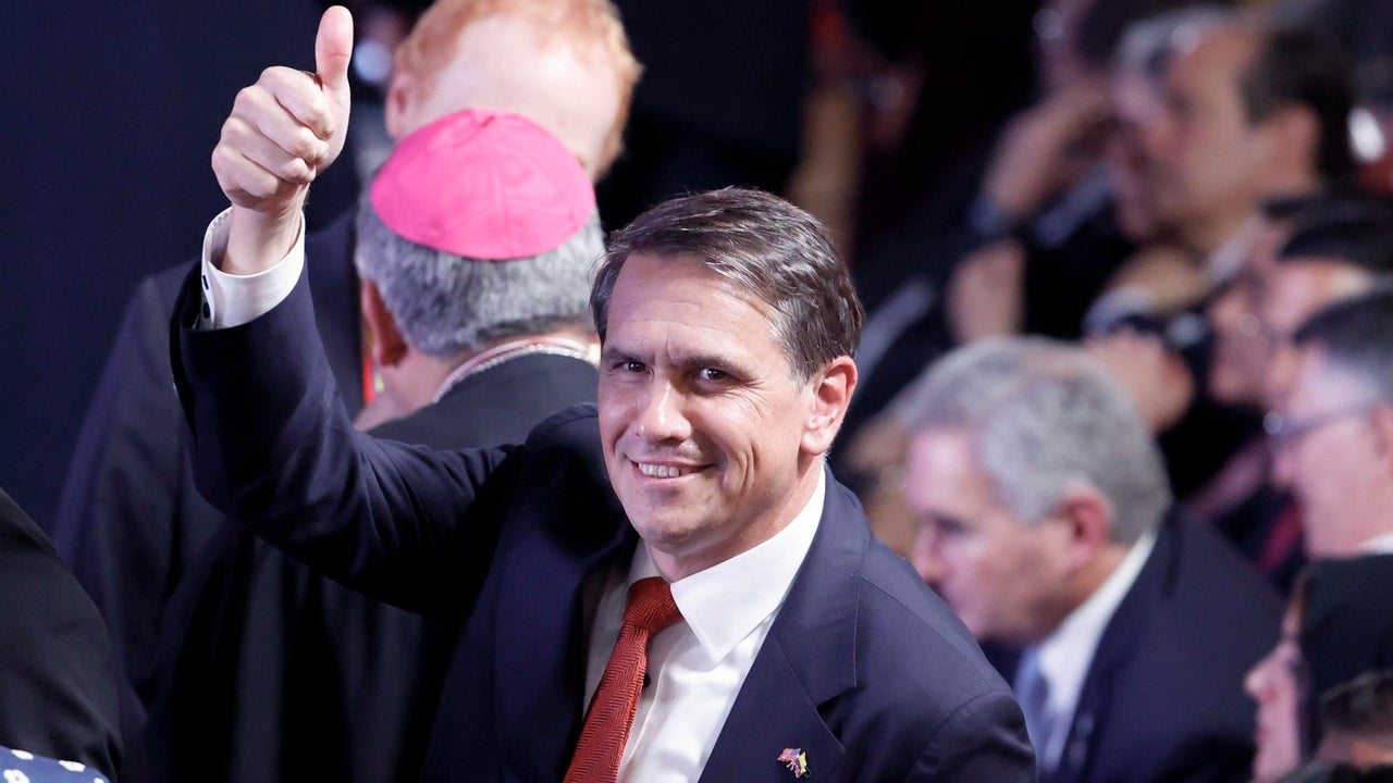 Todd Blanche, quien estuvo en la posesión de De la Espriella como presidente de Colombia, es confirmado como fiscal general de EE. UU. | NTN24.COM