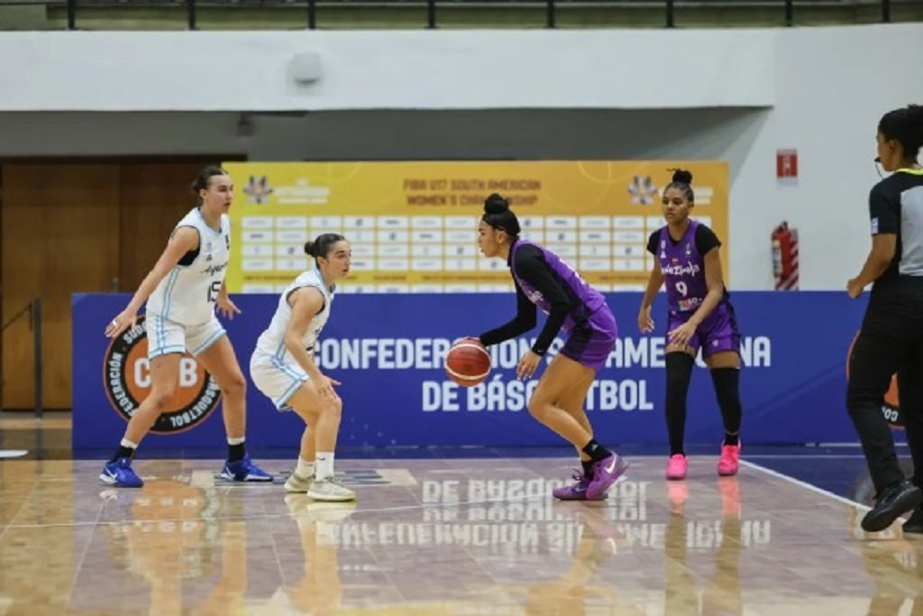 Venezuela cae ante Argentina en la gran final del Sudamericano Femenino de Baloncesto, pero revalida la medalla de plata obtenida en el 2016 < El Informador Venezuela