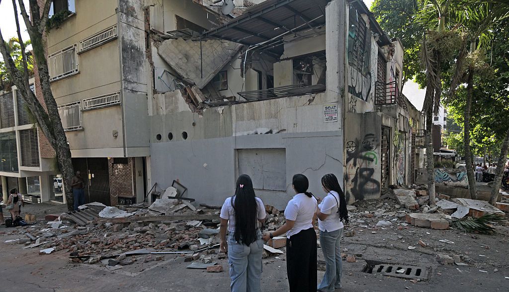 Al menos 20 estructuras colapsadas en Cali tras potente sismo que sacudió Colombia