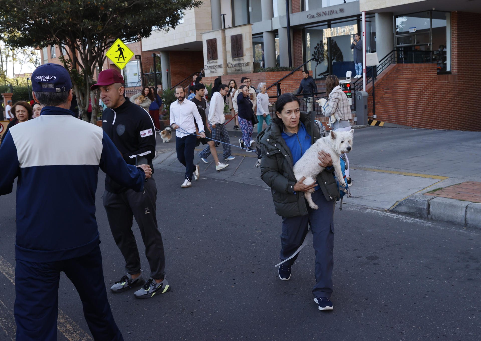 Evacuaron edificios y hospitales en Panamá por el terremoto con epicentro en Colombia