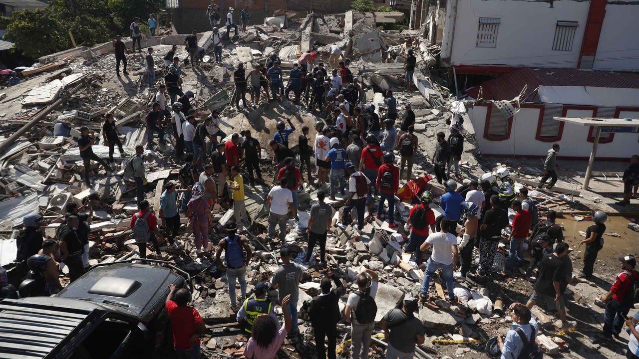 Así es como avanzan las impactantes labores de rescate en Cali tras el fuerte terremoto en Colombia | NTN24.COM