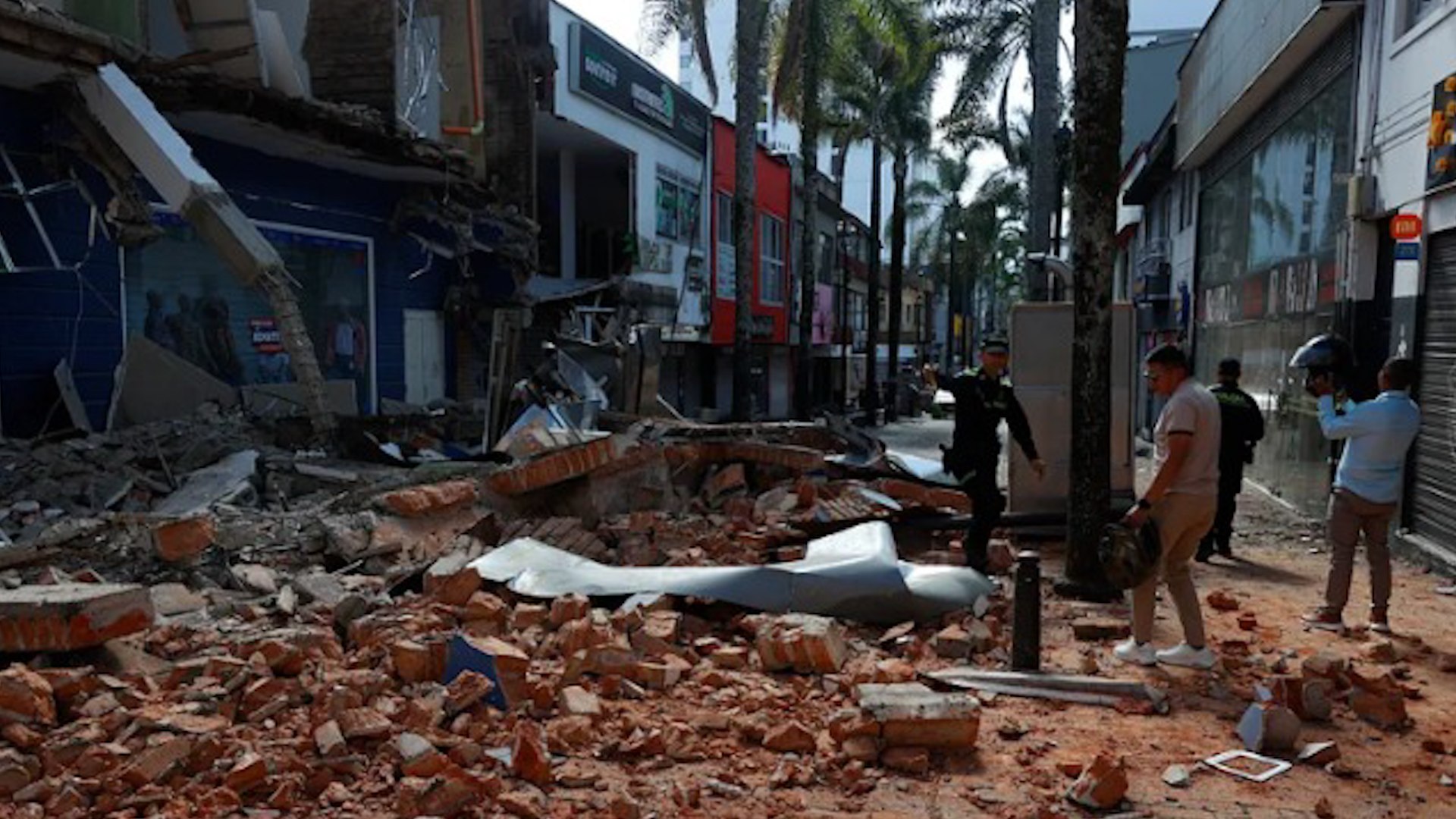 El relato de una Colombia “devastada” por el terremoto: “Sonó durísimo, sentimos como si hubiera caballos cabalgando debajo de casa”