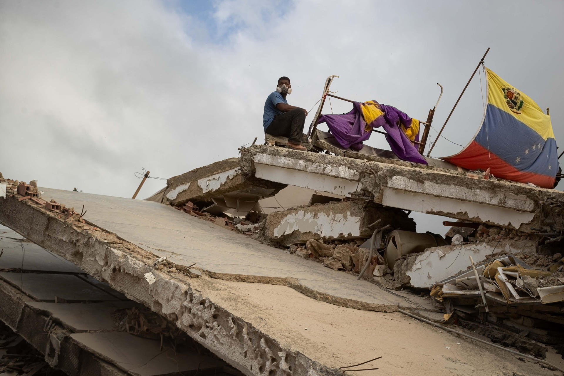 Régimen de Delcy elevó a 6.301 los muertos por los terremotos en Venezuela