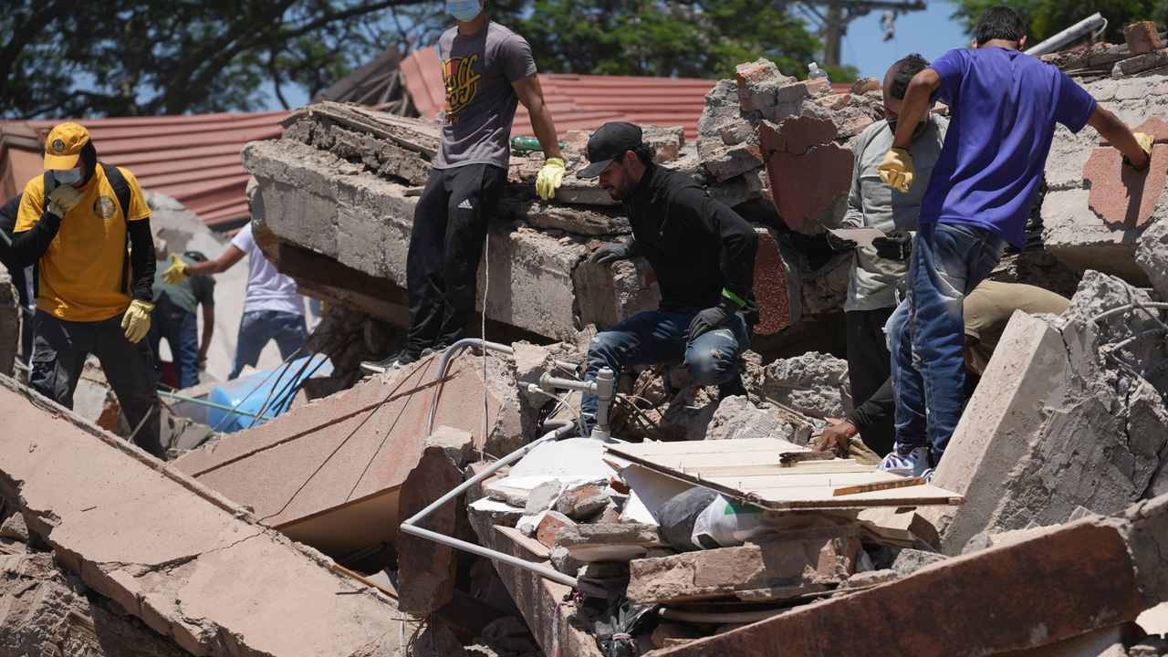 Inéditos audios de las torres de control de las centrales aéreas afectadas por el terremoto en Colombia | NTN24.COM