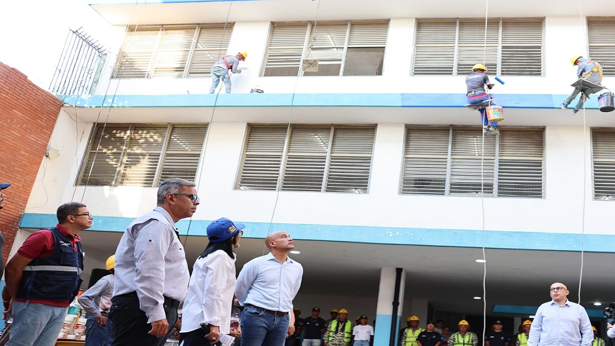 Presidenta Delcy Rodríguez activa Plan de Reconstrucción Escolar en La Guaira mediante Bricomiles
