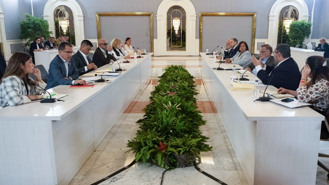 Sin transparencia: avanzan las negociaciones en Venezuela mientras exigen más presión internacional | NTN24.COM