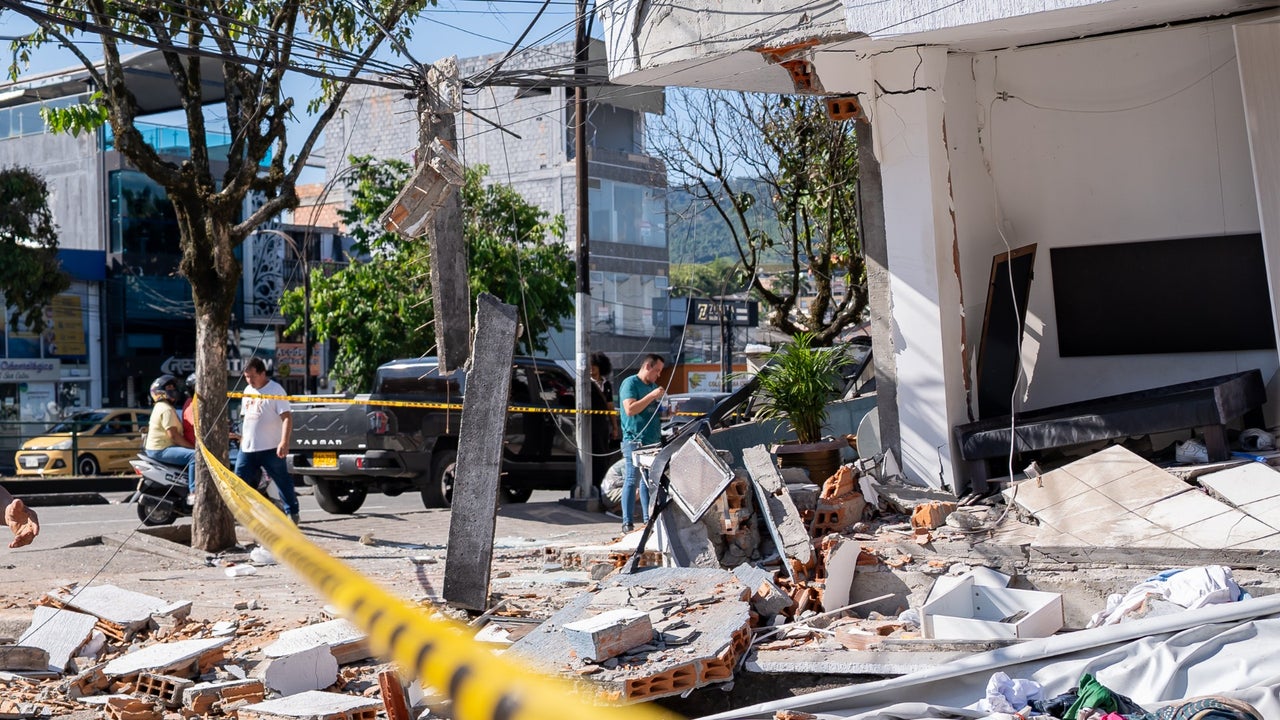 Aerolíneas ponen tope de precios para los vuelos hacia ciudades afectadas por el devastador terremoto en Colombia | NTN24.COM