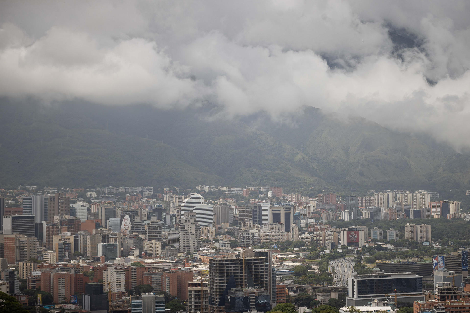 Onda tropical 35 se desplaza por la costa venezolana este #11Ago