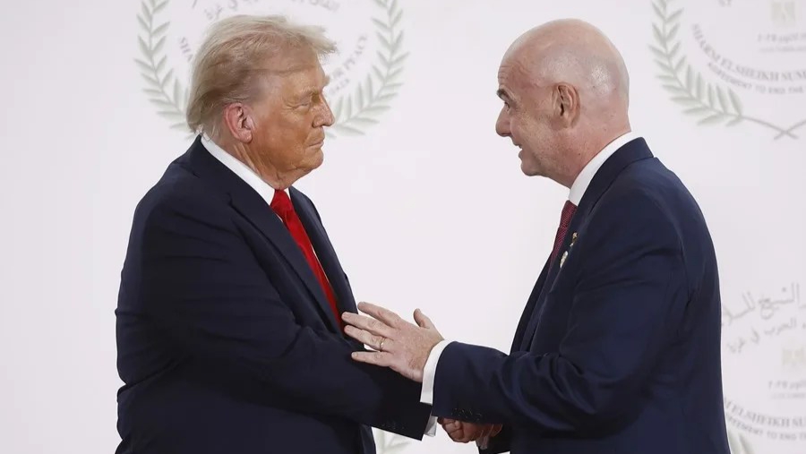 Trump defiende a Infantino: