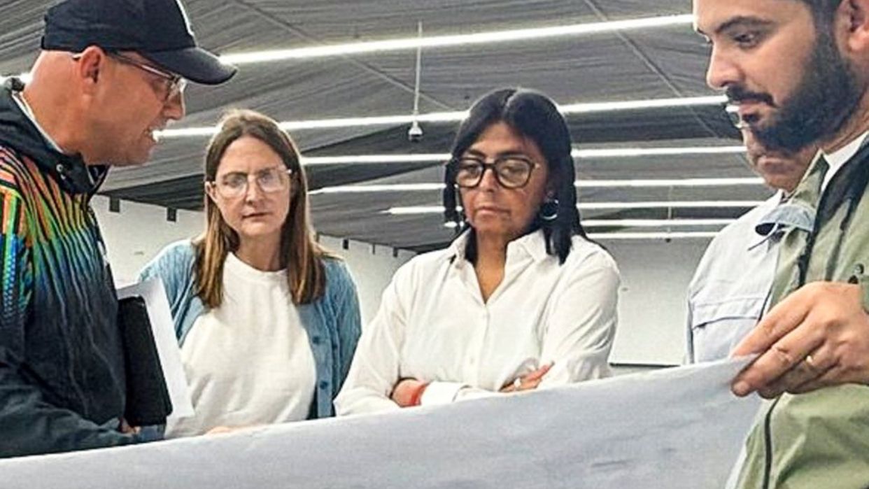 Presidenta Delcy Rodríguez supervisó avances en el Terminal Temporal del Aeropuerto de Maiquetía