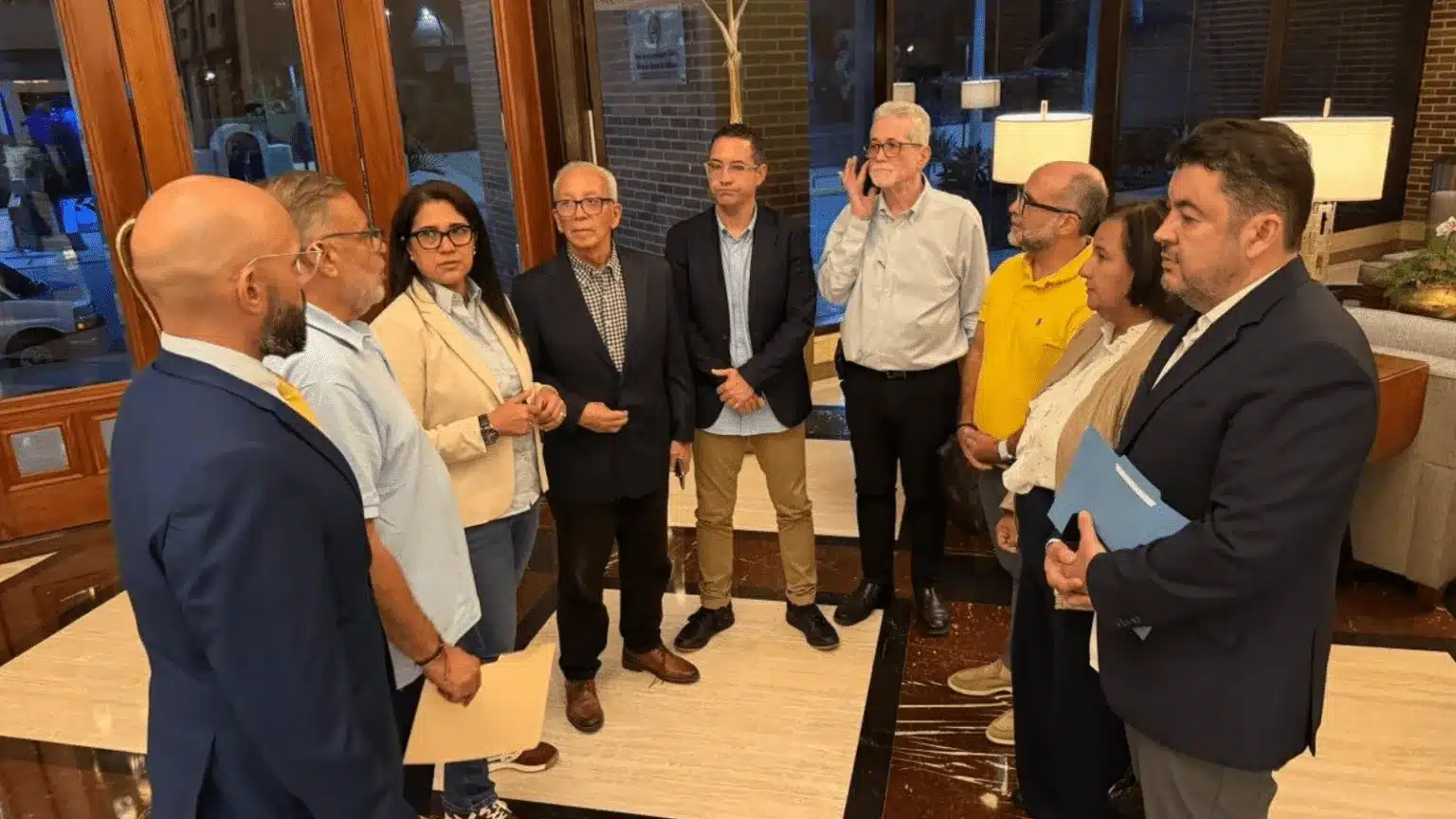 Dinorah Figuera recibe a familiares de presos políticos y escucha su reclamo sobre el diálogo – Efecto Cocuyo
