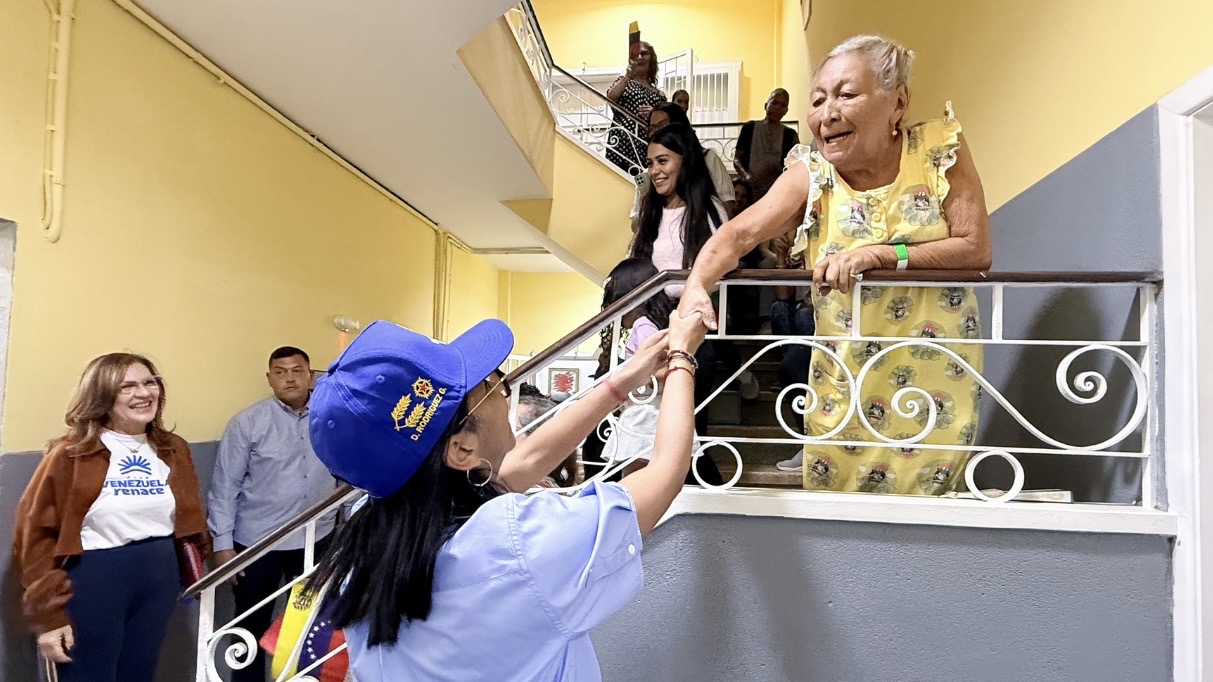 Caracas | Presidenta entregó viviendas rehabilitadas en San Bernardino tras doblete sismo