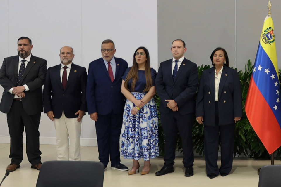 Con quiénes se ha reunido Dinorah Figuera y qué le han pedido llevar a la mesa de diálogo | TalCual