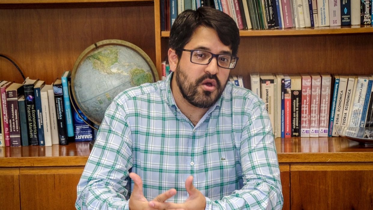 Economista Asdrúbal Oliveros propone reforma fiscal integral en Venezuela