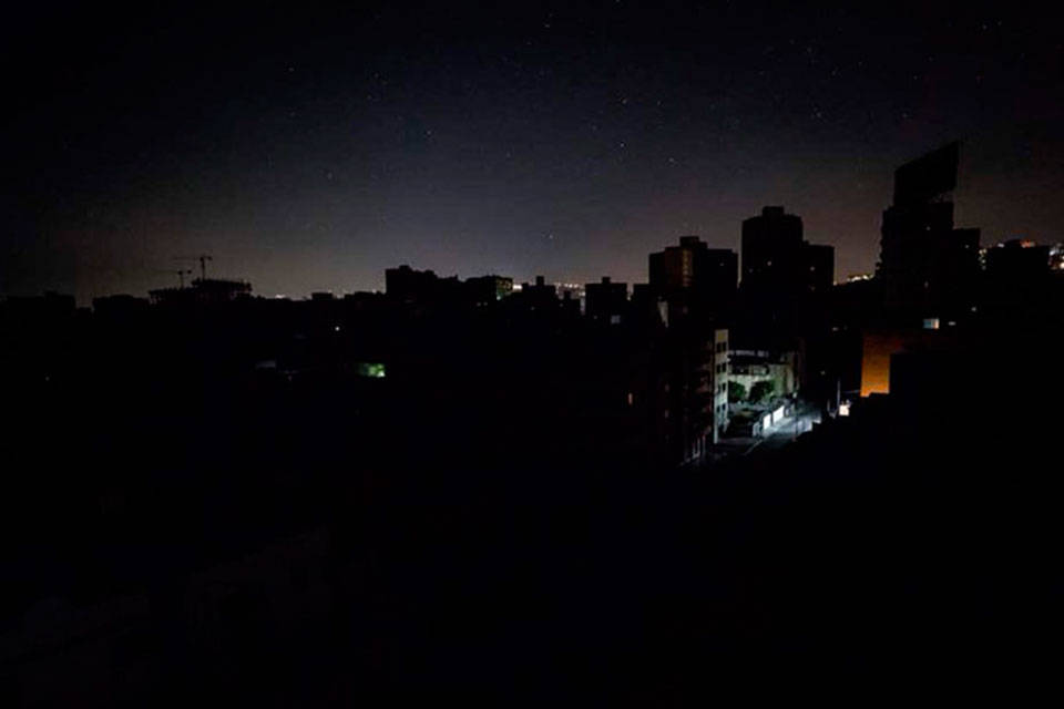 Entre cinco y 12 horas a oscuras: ¿qué pasa con el sistema eléctrico en Venezuela? | TalCual