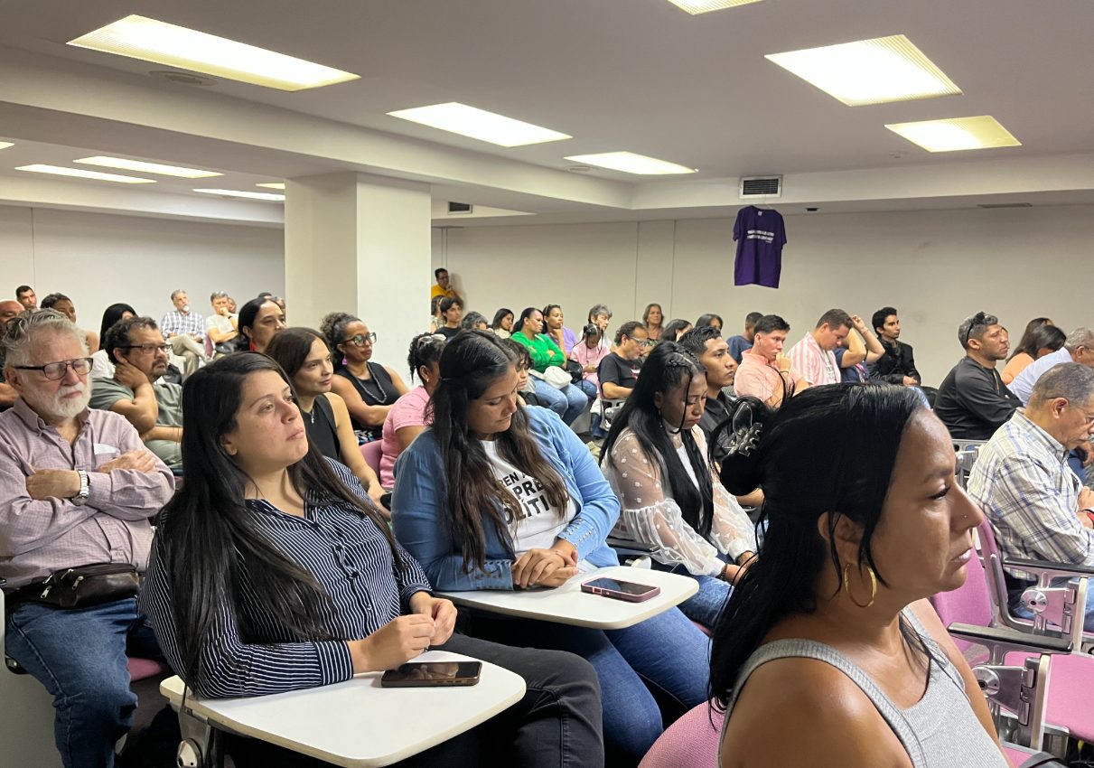 Madres y activistas presentan libro de crónicas sobre la represión poselectoral en Venezuela