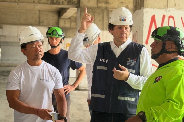 Ministro Francisco Garcés y Kit Miyamoto inspeccionaron la Torre de David en Caracas – bancaynegocios.com