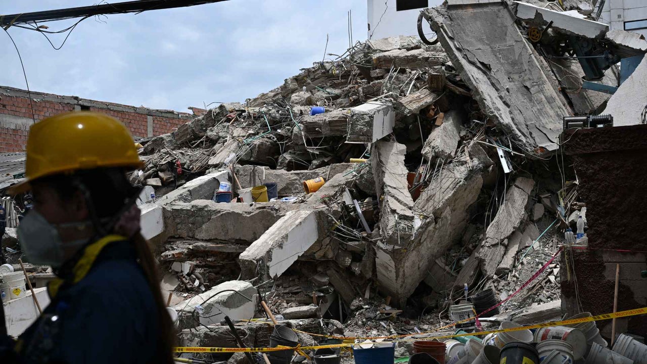 El presidente Abelardo De La Espriella decreta tres días de duelo nacional y la izada de la bandera a media asta tras el terremoto de 7,4 que sacudió Colombia | NTN24.COM