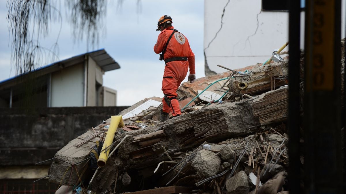 Nuevo reporte de Medicina Legal tras el terremoto en Colombia: “227 cuerpos, de ellos 164 identificadas, 8 menores de edad” | NTN24.COM
