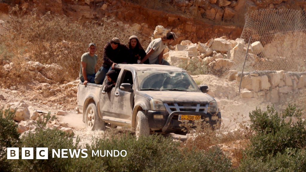 Las familias palestinas que llevan 4 días asediadas por colonos israelíes en Cisjordania – BBC News Mundo