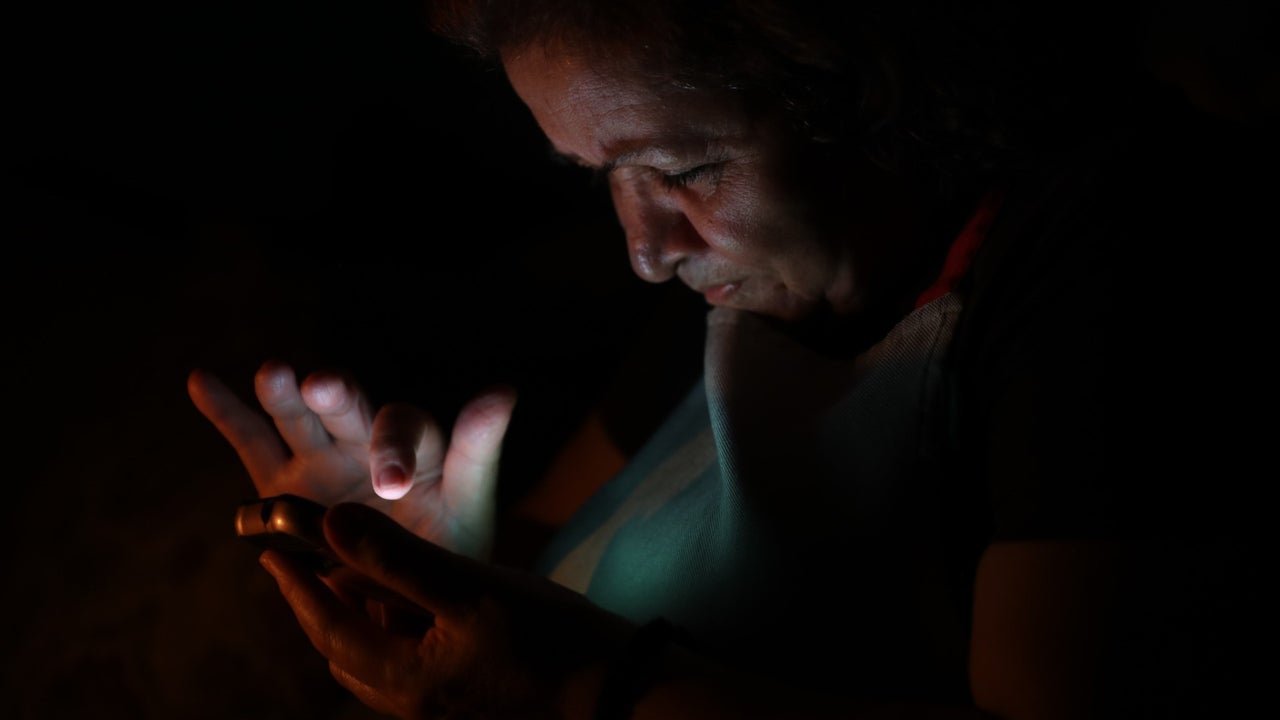 Corpoelec envía mensaje de texto confirmando racionamientos eléctricos de 6 horas en el interior de Venezuela | NTN24.COM