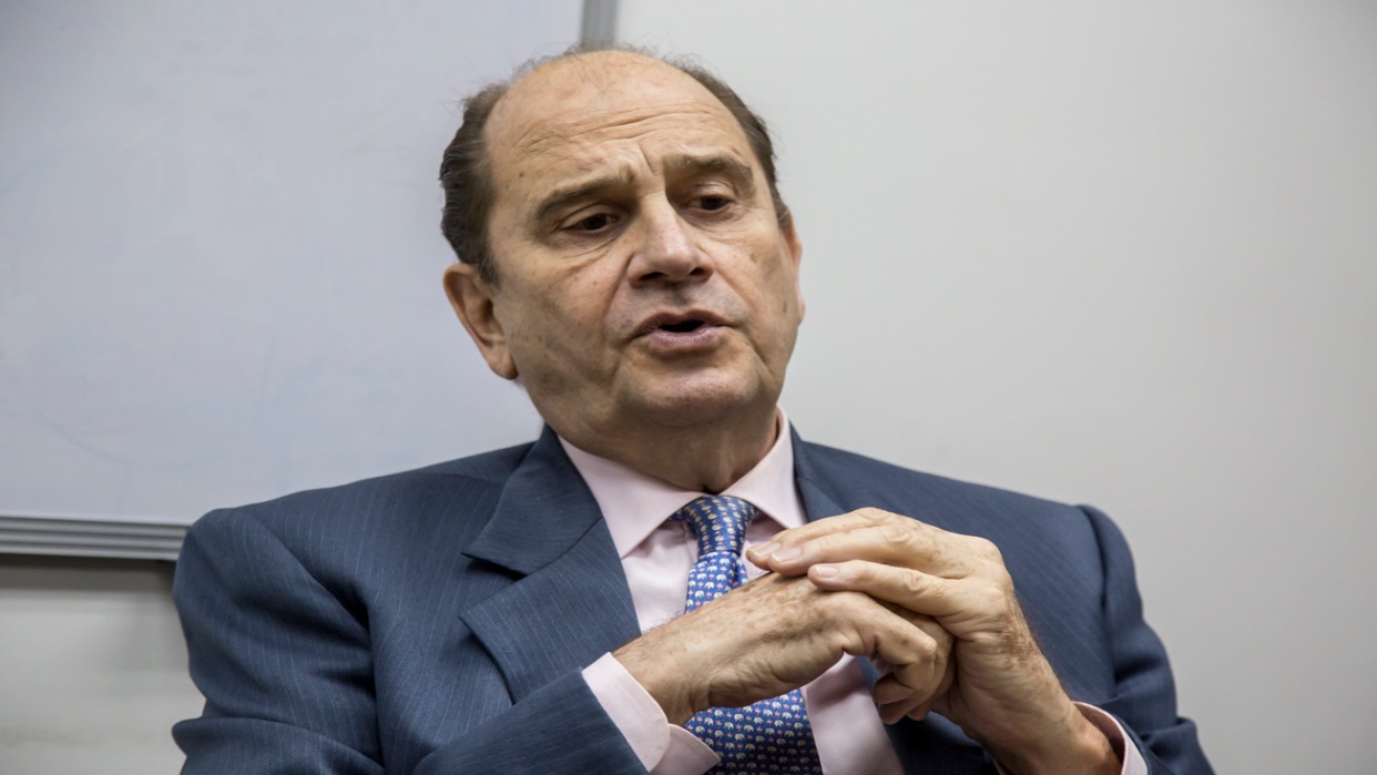 Gil Yepes advierte que intervenciones del BCV son insuficientes para frenar la devaluación