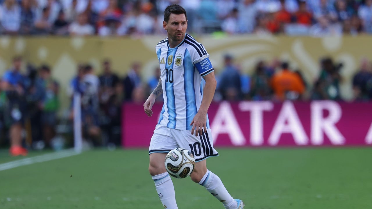 Las sentidas palabras del técnico de Inter Miami a Messi tras la muerte de su padre: “No estamos hablando del valor del jugador” | NTN24.COM