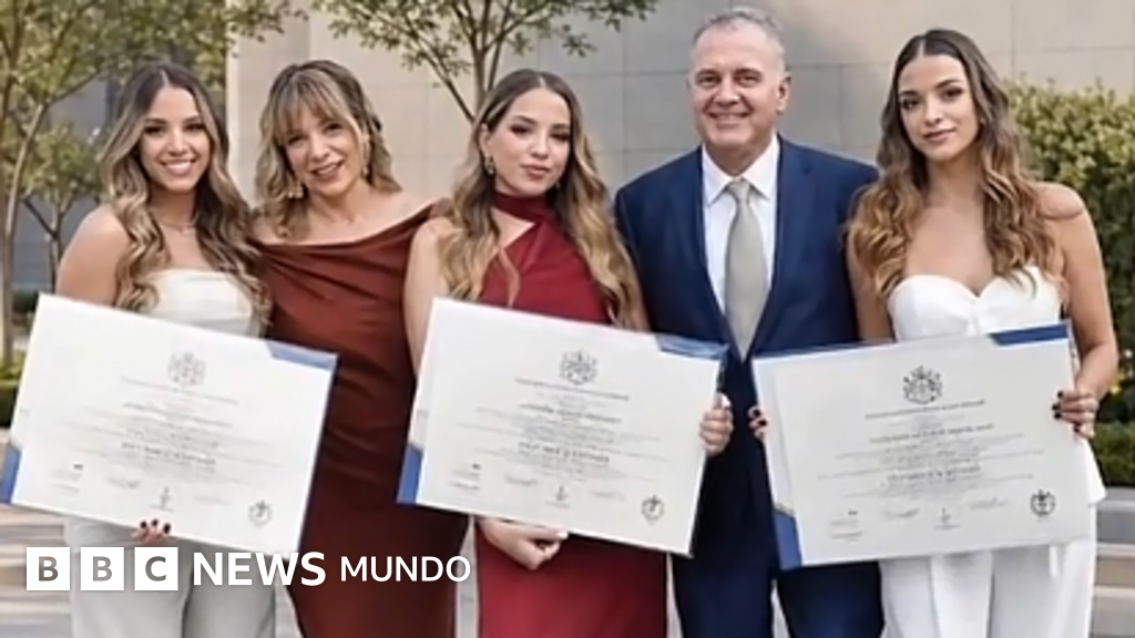 La tragedia de Ana María Saavedra, la joven trilliza que perdió a sus dos hermanas y a sus padres en el terremoto en Colombia – BBC News Mundo