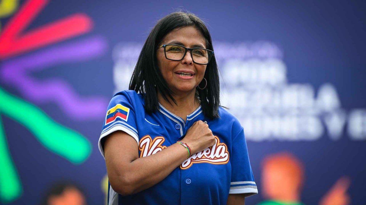 “Intenta conservar el ADN del chavismo”: analista Antonio De La Cruz sobre mensaje con elogios de Delcy Rodríguez a Fidel Castro | NTN24.COM