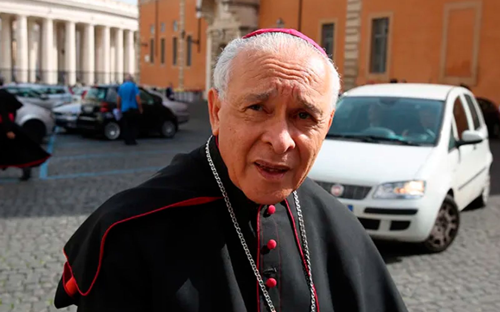 Cardenal Diego Padrón es hospitalizado en Valencia tras sufrir un ACV