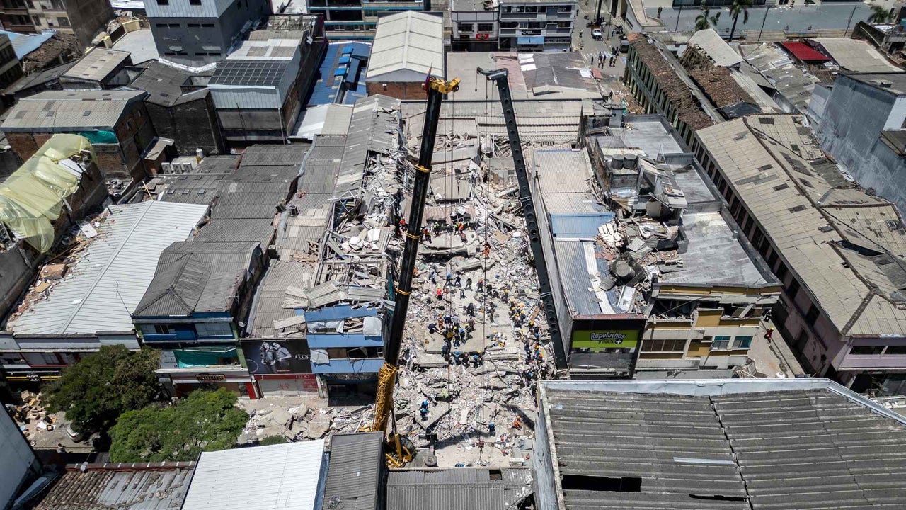 Con rescatistas venezolanos y una carrera contrarreloj: así avanza búsqueda de sobrevivientes en Colombia tras el devastador terremoto | NTN24.COM
