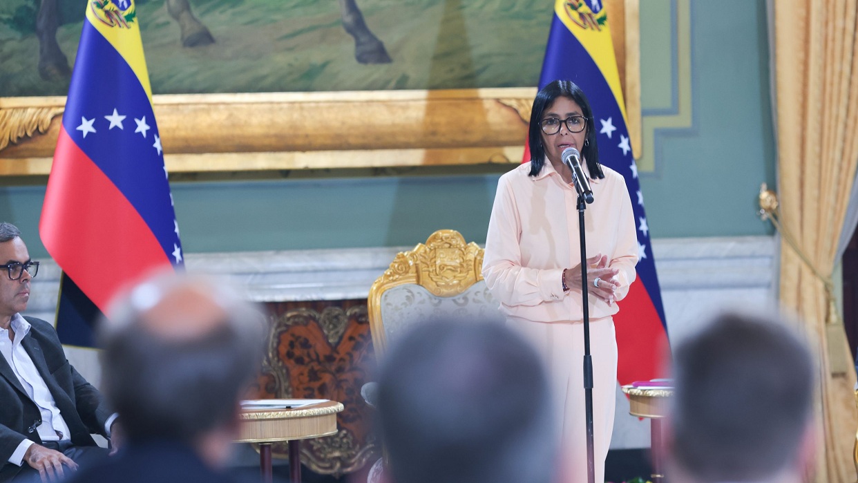 Delcy Rodríguez asegura que 1.046 venezolanos que estaban presos han regresado a sus hogares