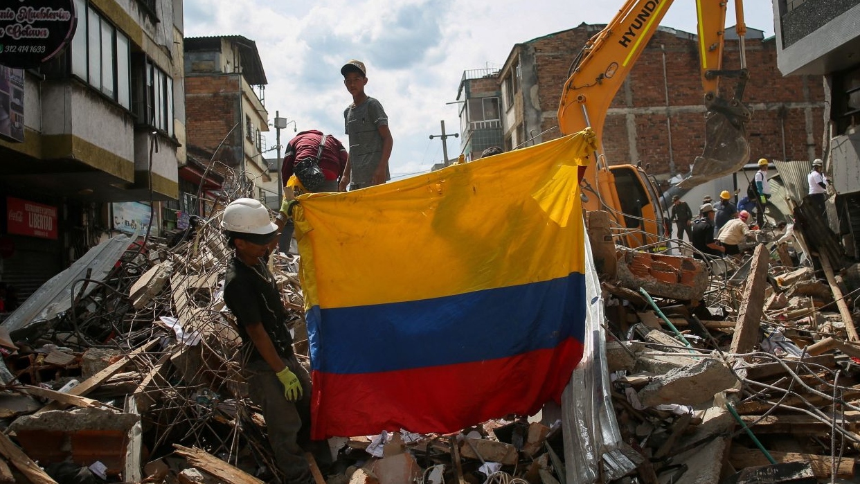 Terremoto en Colombia deja 294 muertes y 320 desaparecidos