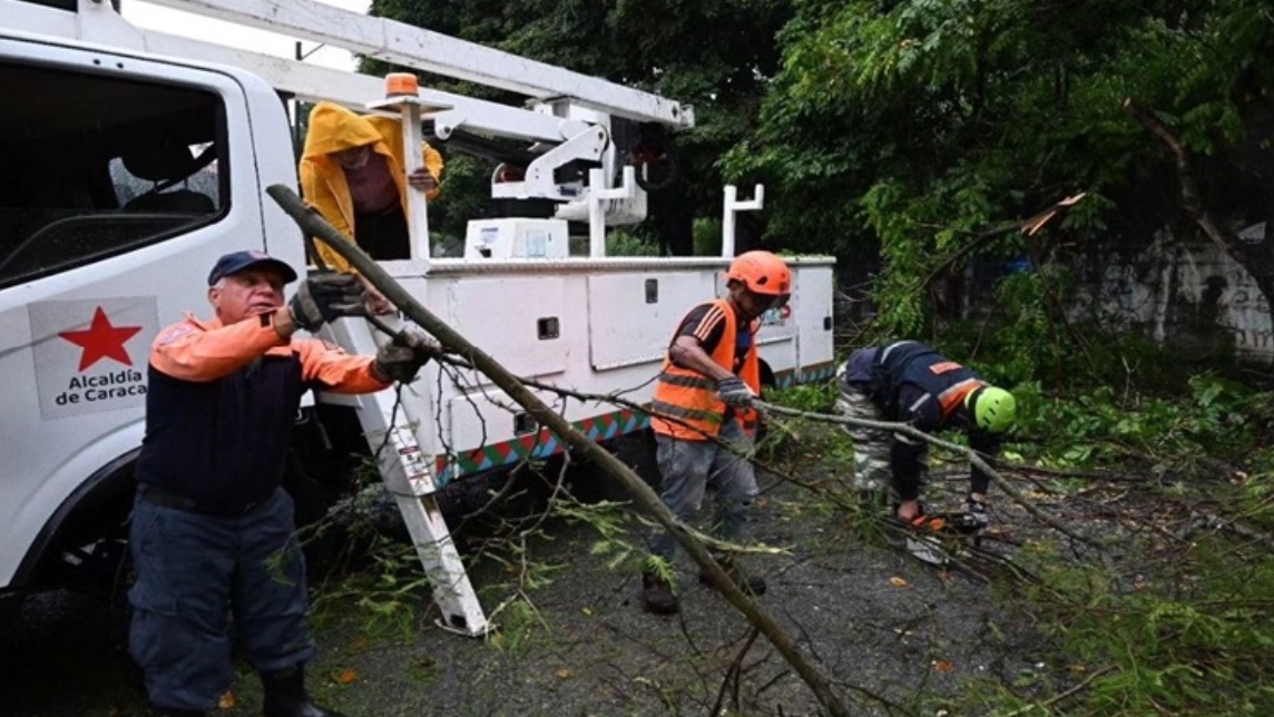 Alcaldía de Caracas mantiene despliegue y alerta permanente ante las lluvias en la capital