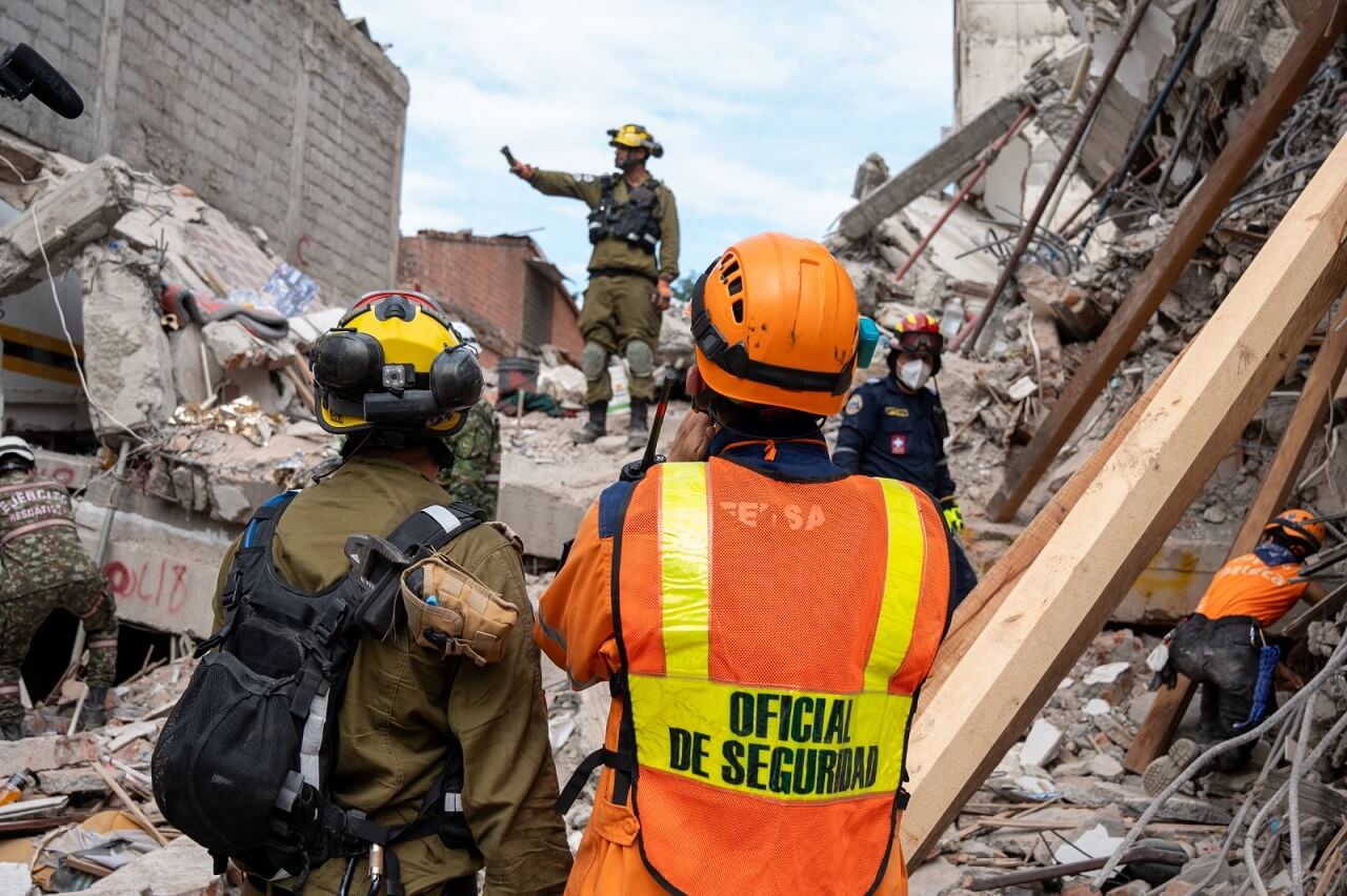 Rescatistas israelíes hallaron cuatro cuerpos y advirtieron que se agota la esperanza en Colombia