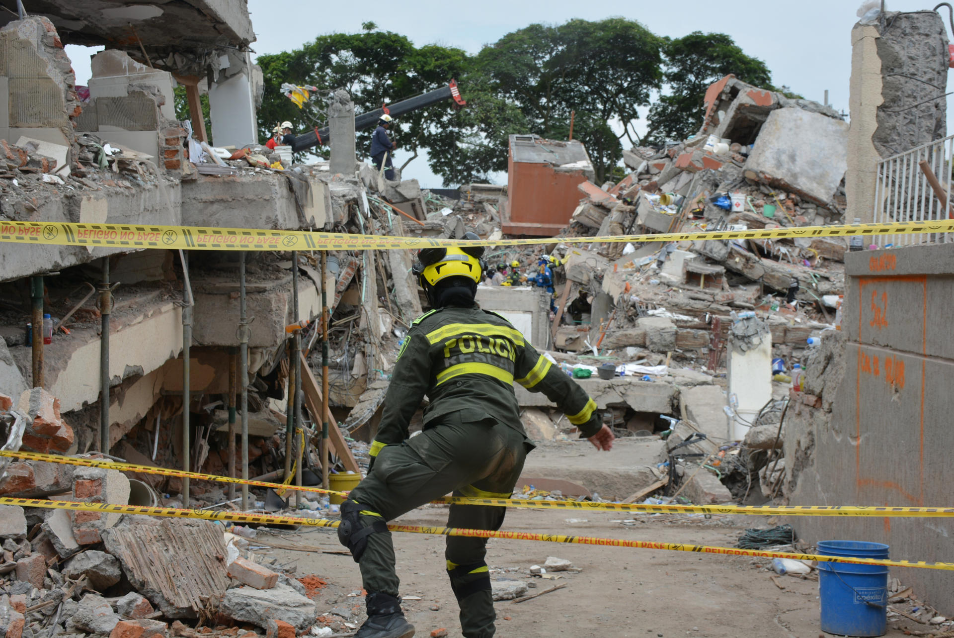 Colombia se centra en sacar cuerpos bajo escombros sin esperanzas de hallar sobrevivientes